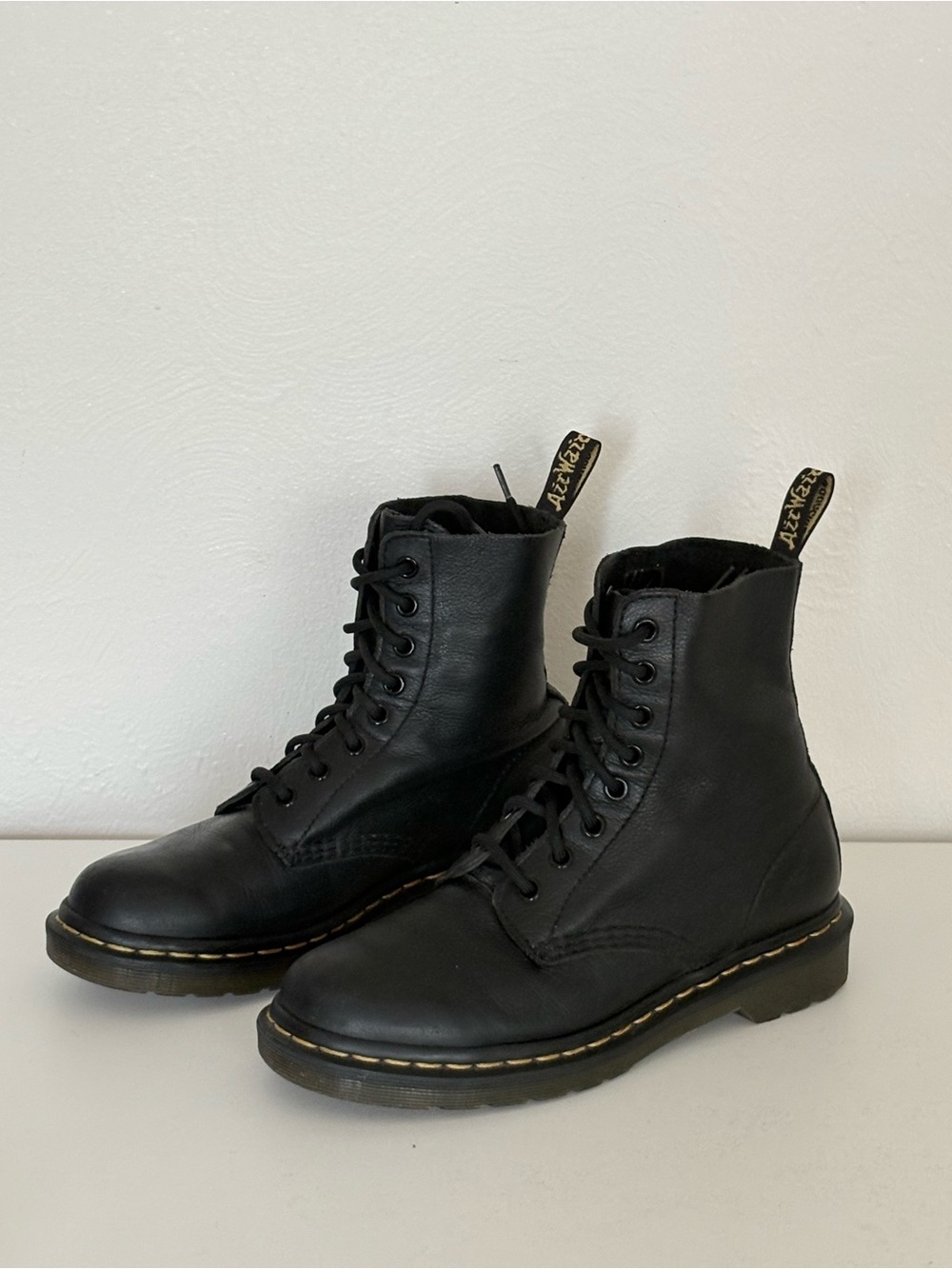 Dr. Martens Pascal Soft Leather woman size 7